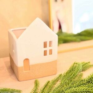 NWOT Threshold Ceramic House Candle Holder